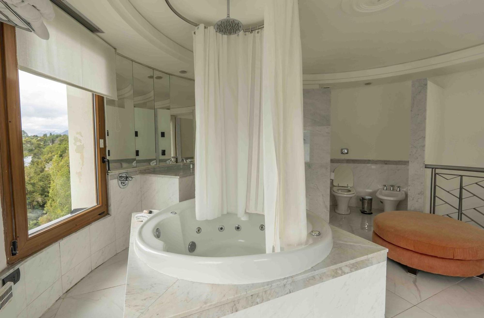 Deluxe Double Room Lake View
